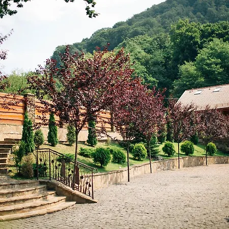 Prince Lodge Shaian